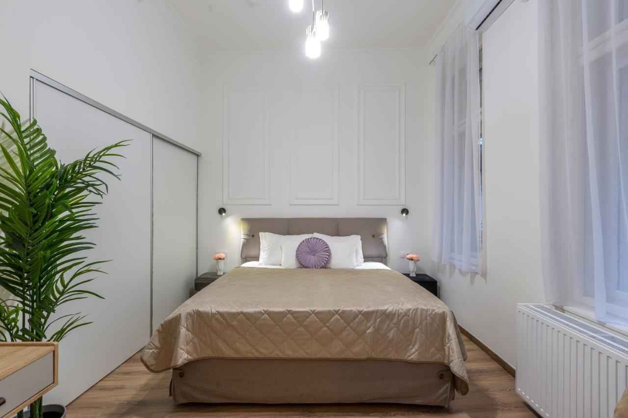 Glamorous Modern Apartment In The Hearth Of Budapeste Exterior foto